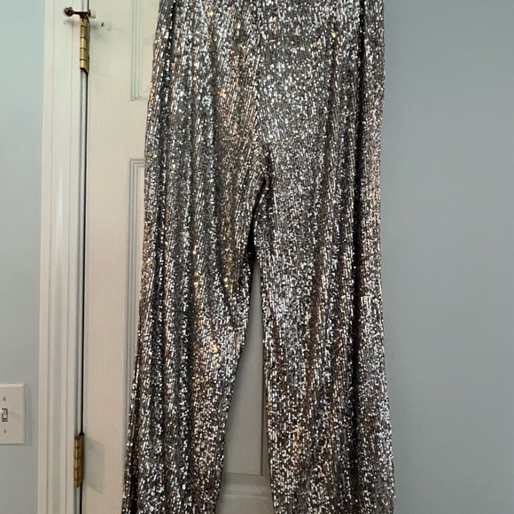 Cable & Gauge Silver sequin wide leg pants size medium - Picture 2 of 4